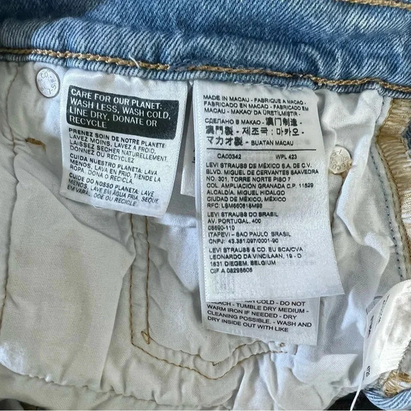 Levis Light Wash W29 L28 Womens Denim Jeans Cutoff Frayed Hem Blue Solid Pattern - Picture 10 of 10